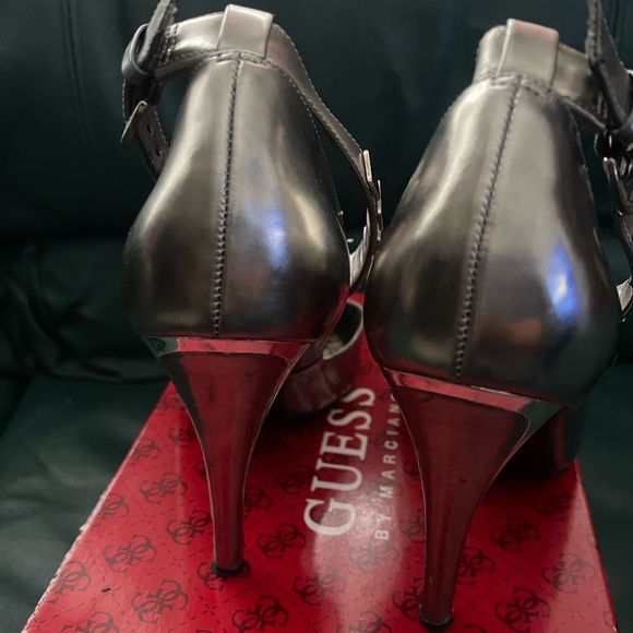 Women’s Mary Jane Pumps - Picture 2 of 3